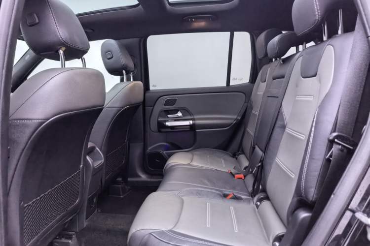 Used Mercedes-Benz GLB AMG 2022 AMG GLB 35 4MATIC Interior 2