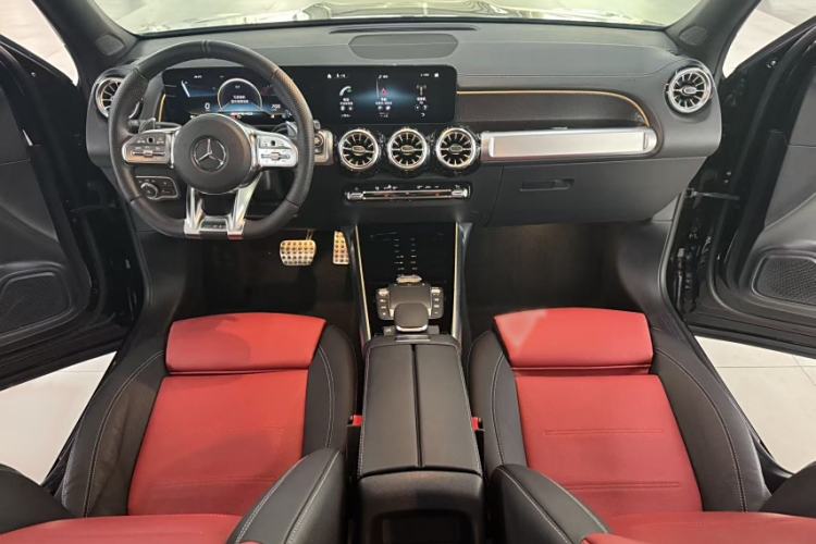 Used Mercedes-Benz GLB AMG 2022 AMG GLB 35 4MATIC Interior 2