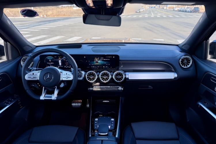 Used Mercedes-Benz GLB AMG 2022 AMG GLB 35 4MATIC Interior 3