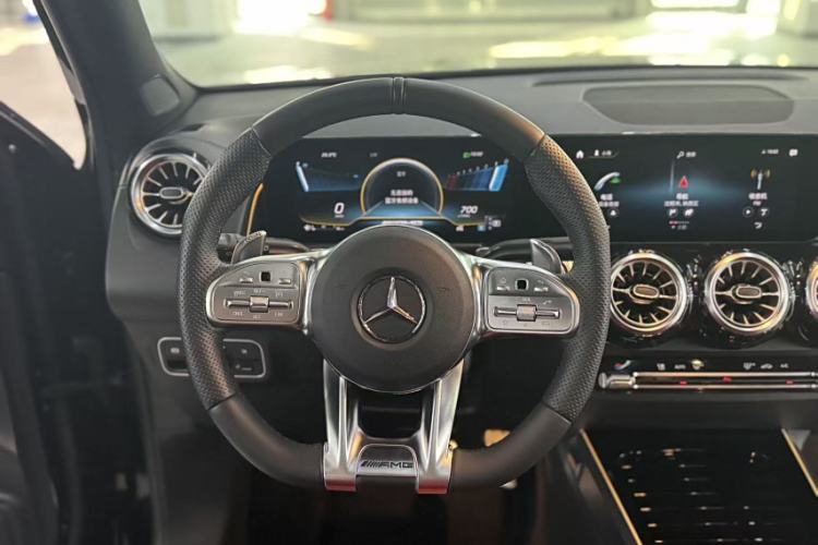 Used Mercedes-Benz GLB AMG 2022 AMG GLB 35 4MATIC Interior 3