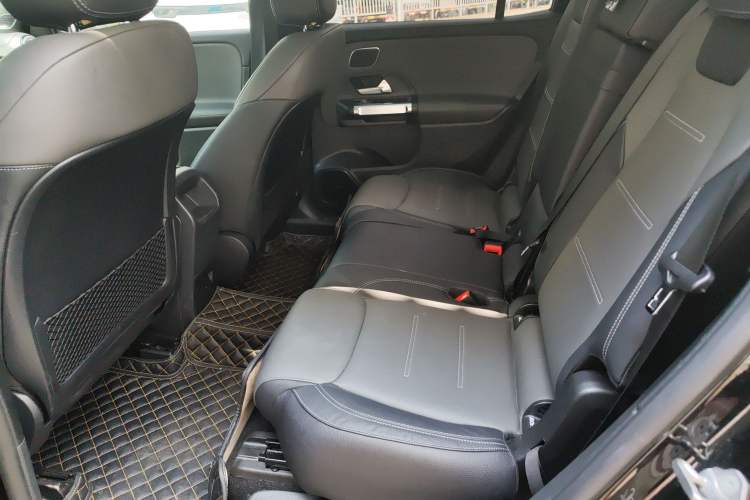 Used Mercedes-Benz GLB AMG 2022 AMG GLB 35 4MATIC Interior 4