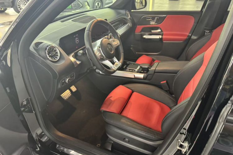 Used Mercedes-Benz GLB AMG 2022 AMG GLB 35 4MATIC Interior 4