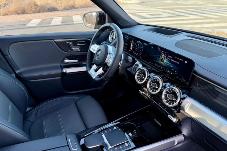 Used Mercedes-Benz GLB AMG 2022 AMG GLB 35 4MATIC Interior 7