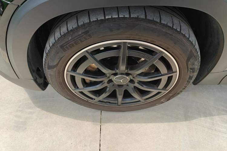 Used Mercedes-Benz GLB AMG 2022 AMG GLB 35 4MATIC Left Front Wheel Hub