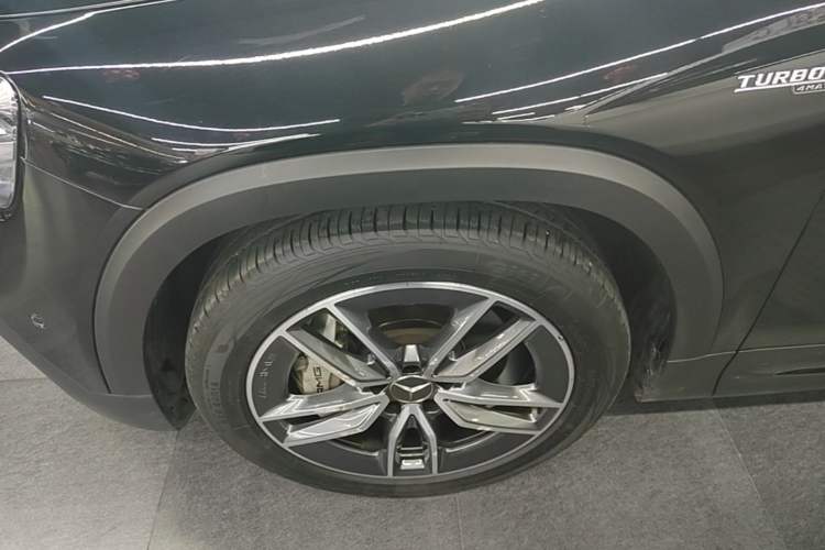 Used Mercedes-Benz GLB AMG 2022 AMG GLB 35 4MATIC Left Front Wheel Hub