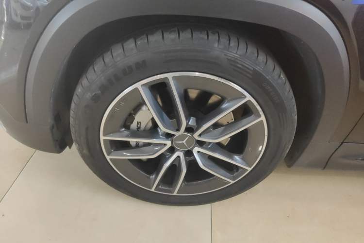 Used Mercedes-Benz GLB AMG 2022 AMG GLB 35 4MATIC Left Front Wheel Hub