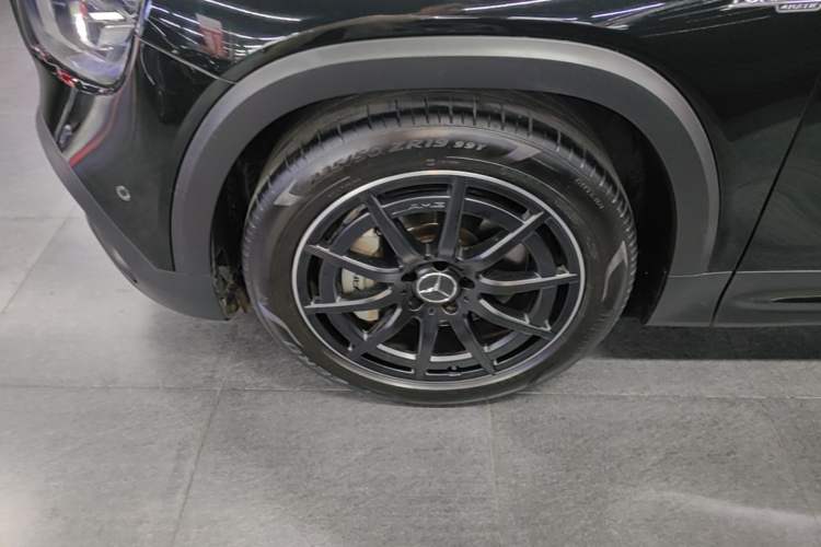 Used Mercedes-Benz GLB AMG 2022 AMG GLB 35 4MATIC Left Front Wheel Hub