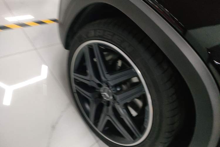 Used Mercedes-Benz GLB AMG 2022 AMG GLB 35 4MATIC Left Front Wheel Hub