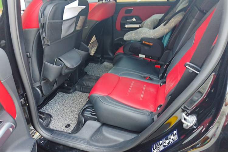 Used Mercedes-Benz GLB AMG 2022 AMG GLB 35 4MATIC Left Rear Seat