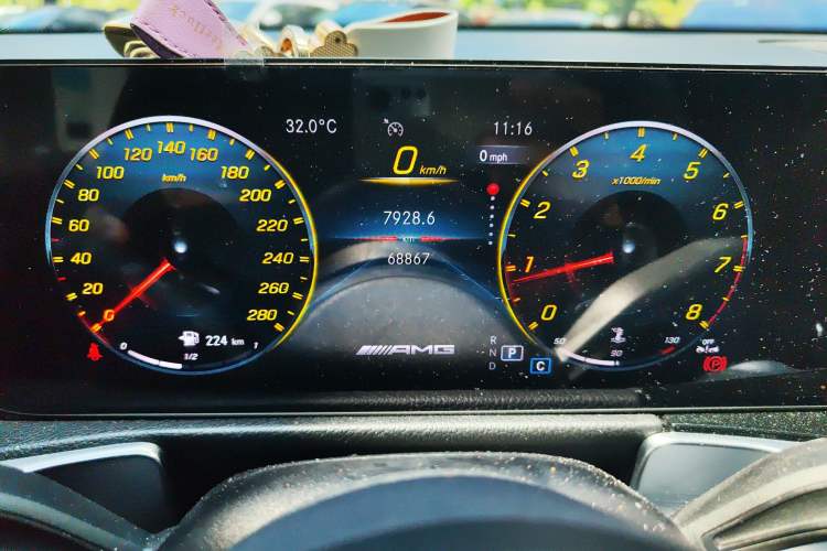 Used Mercedes-Benz GLB AMG 2022 AMG GLB 35 4MATIC Odometer Close Up
