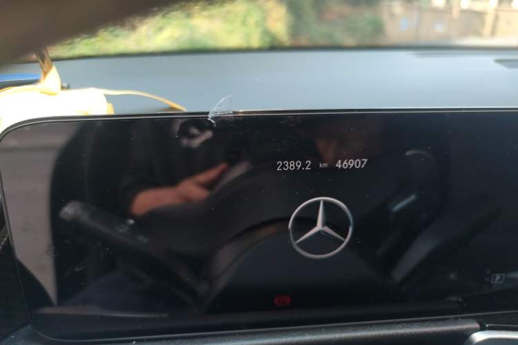 Used Mercedes-Benz GLB AMG 2022 AMG GLB 35 4MATIC Odometer Close Up