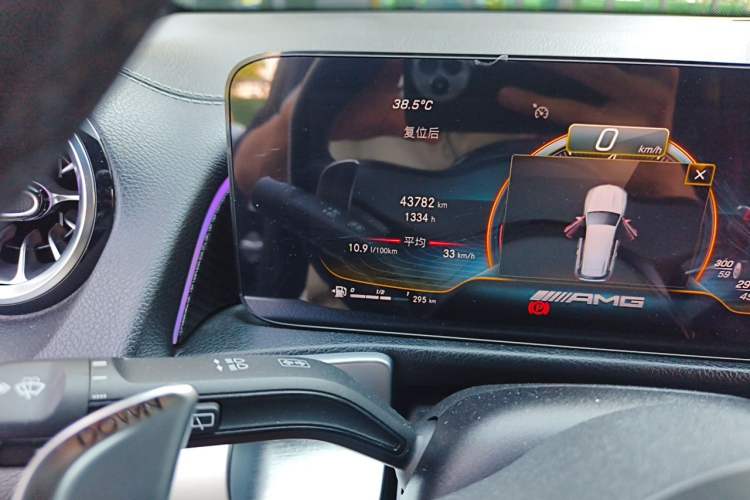 Used Mercedes-Benz GLB AMG 2022 AMG GLB 35 4MATIC Odometer Close Up