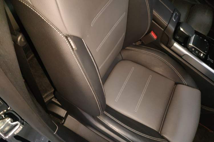 Used Mercedes-Benz GLB AMG 2022 AMG GLB 35 4MATIC Right Front Seat