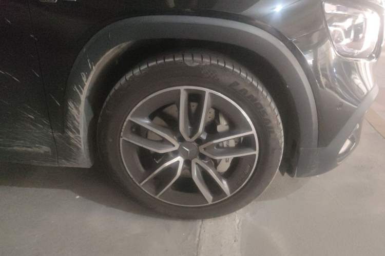 Used Mercedes-Benz GLB AMG 2022 AMG GLB 35 4MATIC Right Front Wheel Hub