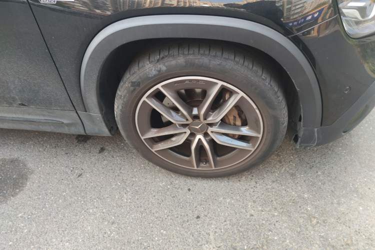 Used Mercedes-Benz GLB AMG 2022 AMG GLB 35 4MATIC Right Front Wheel Hub
