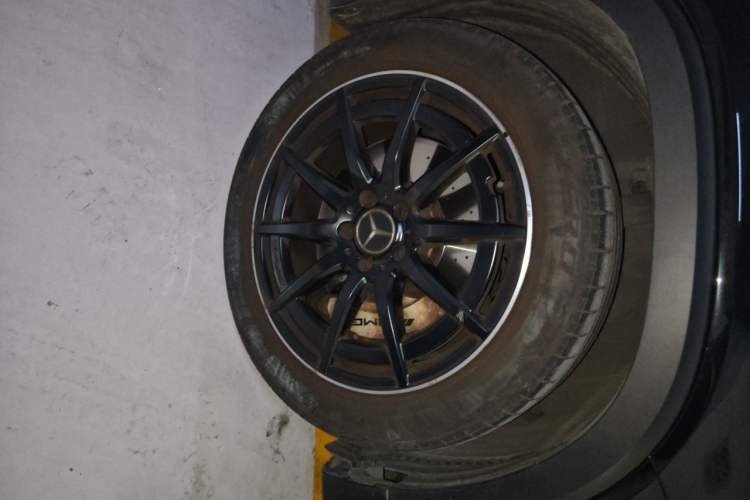 Used Mercedes-Benz GLB AMG 2022 AMG GLB 35 4MATIC Right Front Wheel Hub