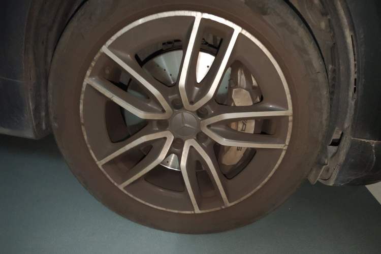 Used Mercedes-Benz GLB AMG 2022 AMG GLB 35 4MATIC Right Front Wheel Hub