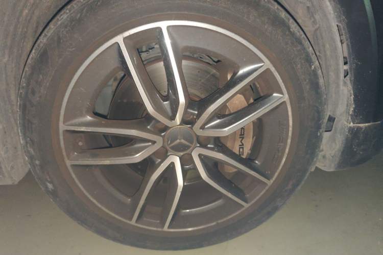 Used Mercedes-Benz GLB AMG 2022 AMG GLB 35 4MATIC Right Front Wheel Hub