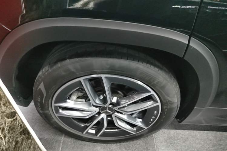 Used Mercedes-Benz GLB AMG 2022 AMG GLB 35 4MATIC Right Rear Wheel Hub