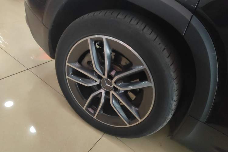 Used Mercedes-Benz GLB AMG 2022 AMG GLB 35 4MATIC Right Rear Wheel Hub