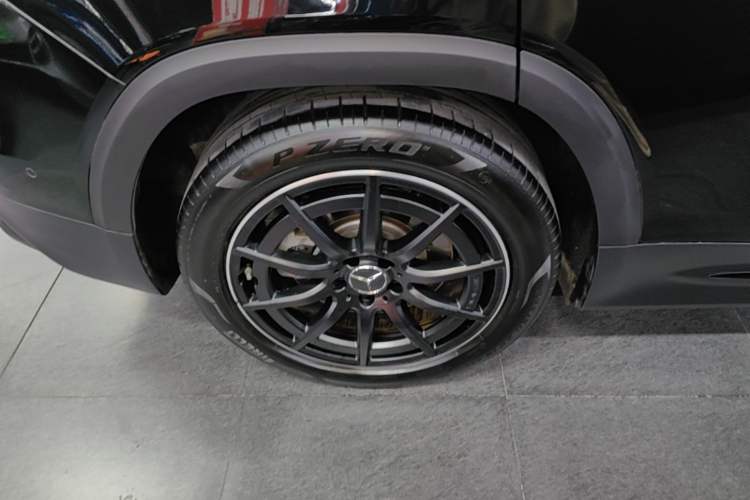 Used Mercedes-Benz GLB AMG 2022 AMG GLB 35 4MATIC Right Rear Wheel Hub