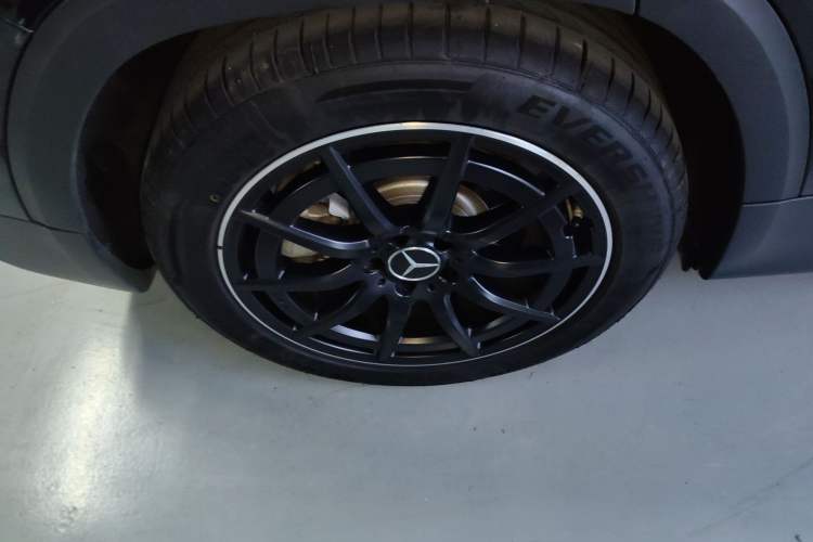 Used Mercedes-Benz GLB AMG 2022 AMG GLB 35 4MATIC Right Rear Wheel Hub