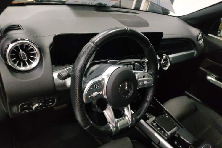 Used Mercedes-Benz GLB AMG 2022 AMG GLB 35 4MATIC Steering Wheel