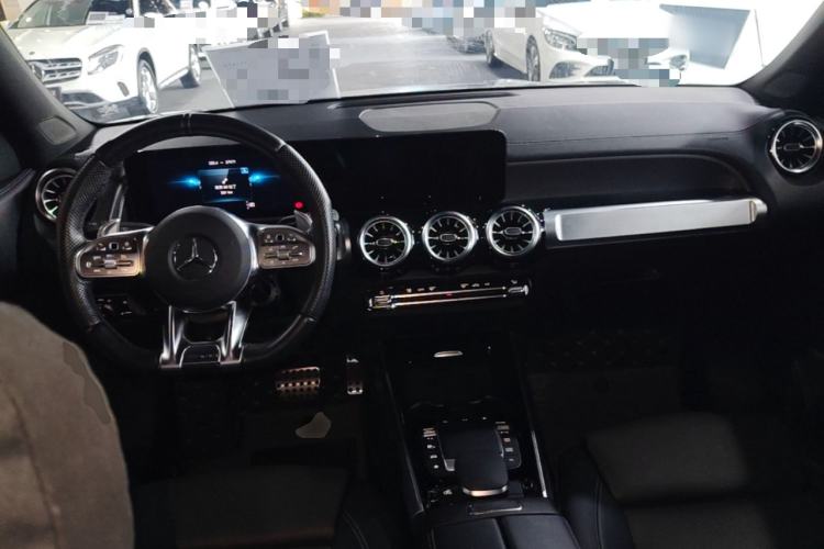 Used Mercedes-Benz GLB AMG 2022 AMG GLB 35 4MATIC Center Console