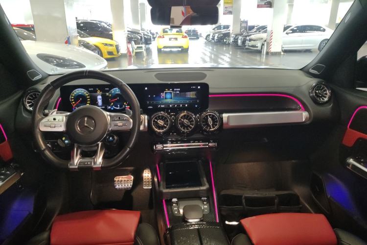 Used Mercedes-Benz GLB AMG 2022 AMG GLB 35 4MATIC Center Console