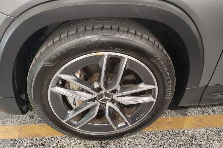 Used Mercedes-Benz GLB AMG 2022 AMG GLB 35 4MATIC Left Front Wheel Hub