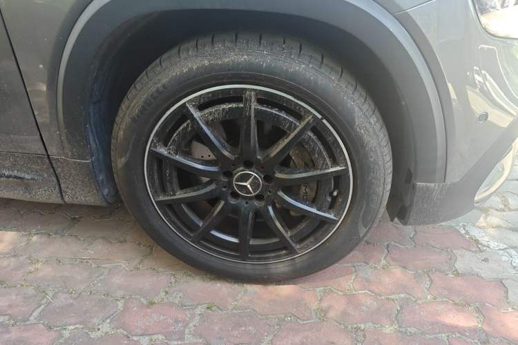 Used Mercedes-Benz GLB AMG 2022 AMG GLB 35 4MATIC Right Front Wheel Hub