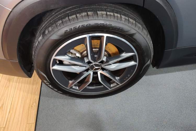 Used Mercedes-Benz GLB AMG 2022 AMG GLB 35 4MATIC Right Rear Wheel Hub
