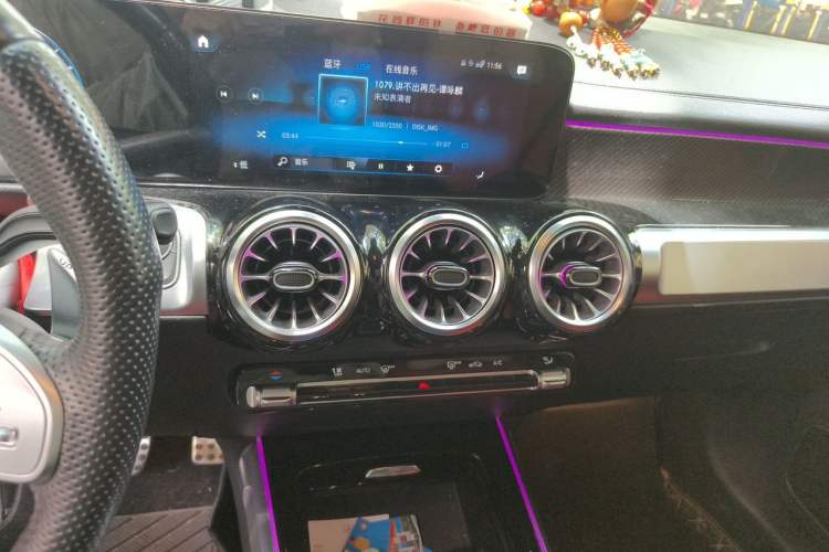 Used Mercedes-Benz GLB AMG 2022 AMG GLB 35 4MATIC Audio And AC Panel
