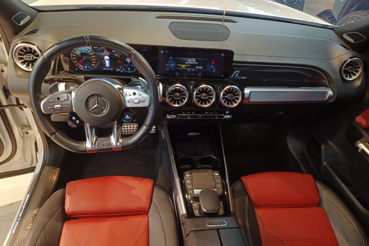 Used Mercedes-Benz GLB AMG 2022 AMG GLB 35 4MATIC Center Console