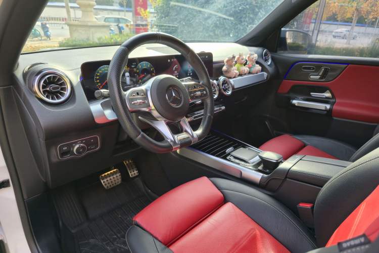 Used Mercedes-Benz GLB AMG 2022 AMG GLB 35 4MATIC Interior 1