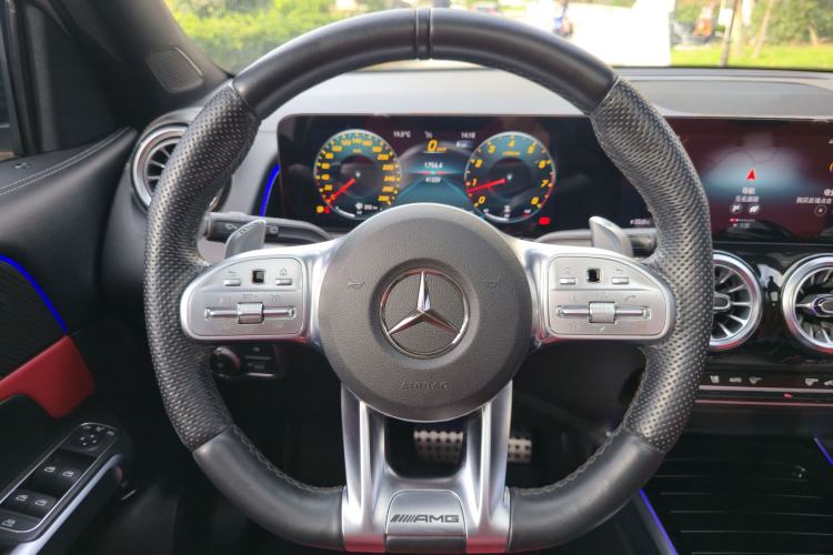 Used Mercedes-Benz GLB AMG 2022 AMG GLB 35 4MATIC Interior 10