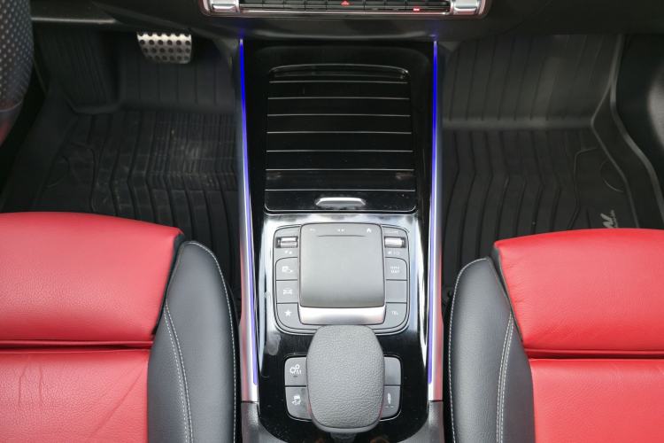 Used Mercedes-Benz GLB AMG 2022 AMG GLB 35 4MATIC Interior 12
