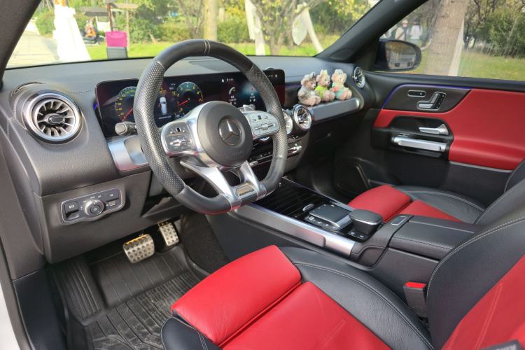 Used Mercedes-Benz GLB AMG 2022 AMG GLB 35 4MATIC Interior 3