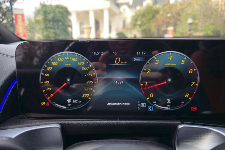 Used Mercedes-Benz GLB AMG 2022 AMG GLB 35 4MATIC Interior 9