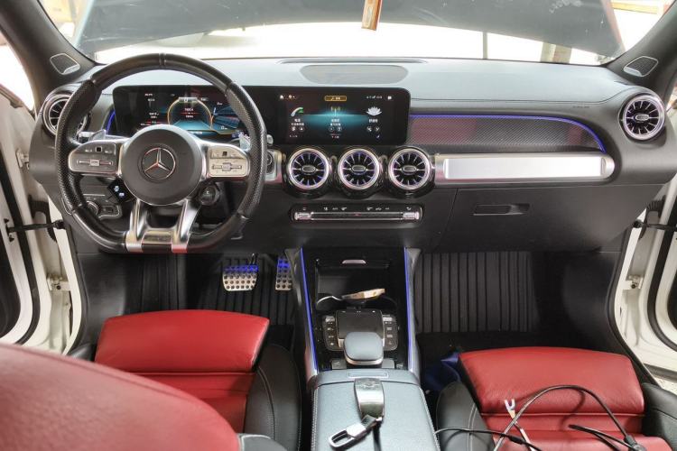 Used Mercedes-Benz GLB AMG 2023 AMG GLB 35 4MATIC Center Console