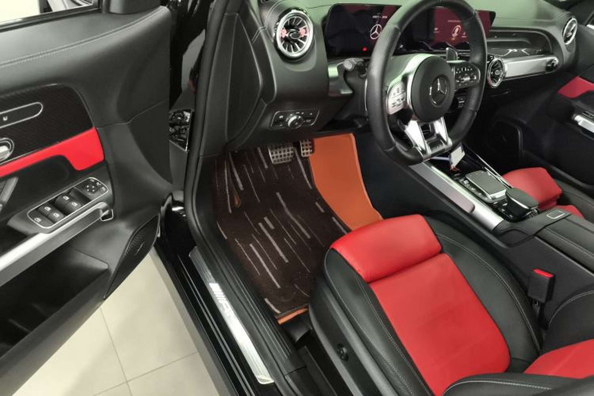 Used Mercedes-Benz GLB AMG 2023 AMG GLB 35 4MATIC Driver Seat