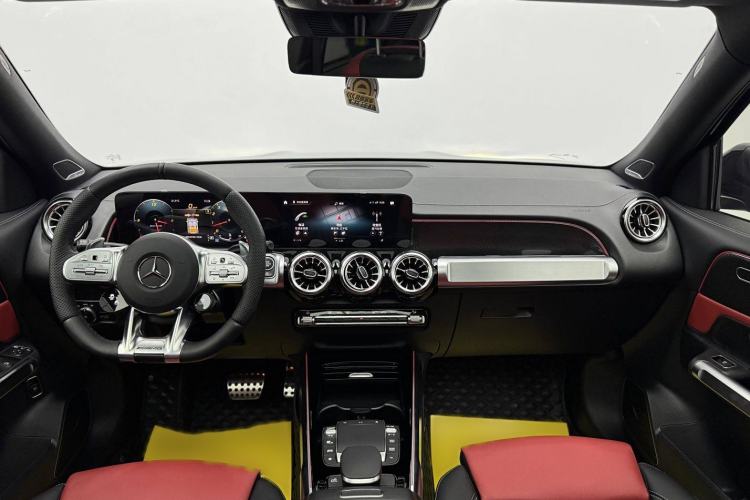 Used Mercedes-Benz GLB AMG 2023 AMG GLB 35 4MATIC Interior 3