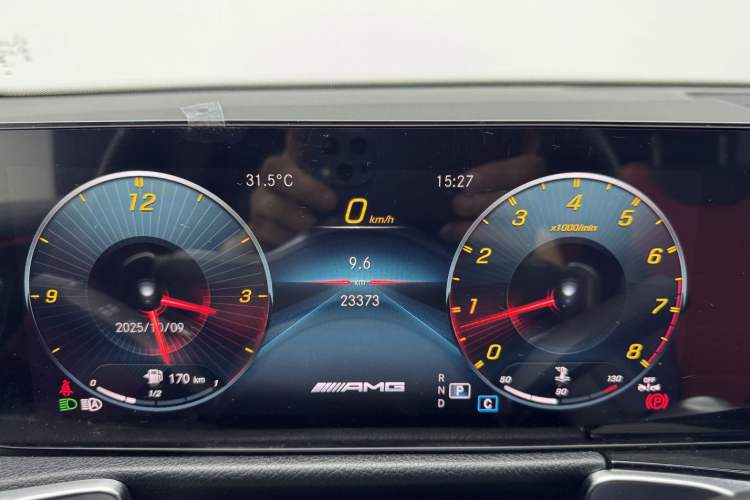 Used Mercedes-Benz GLB AMG 2023 AMG GLB 35 4MATIC Odometer Close Up