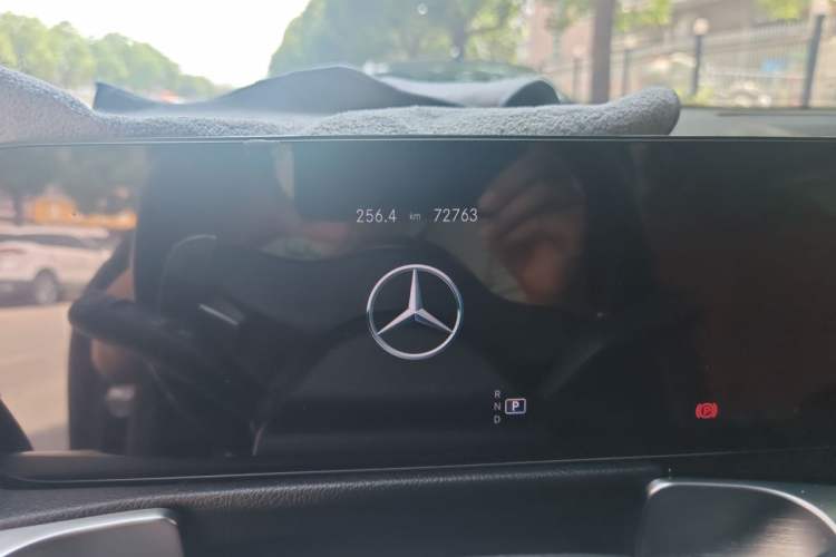 Used Mercedes-Benz GLB AMG 2023 AMG GLB 35 4MATIC Odometer Close Up