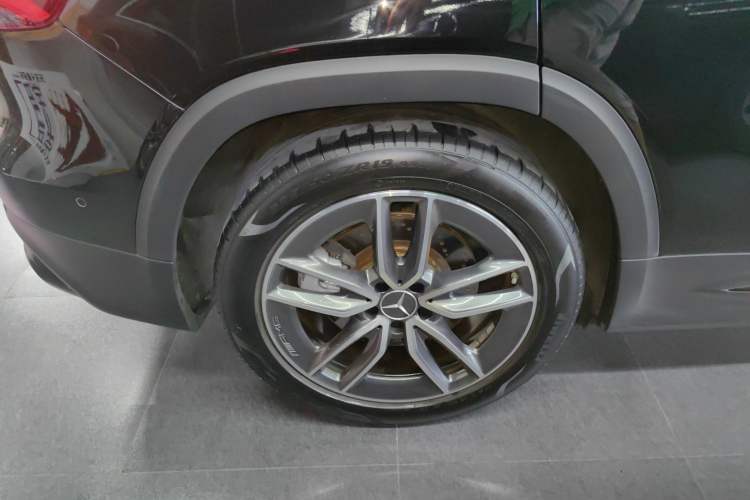 Used Mercedes-Benz GLB AMG 2023 AMG GLB 35 4MATIC Right Rear Wheel Hub