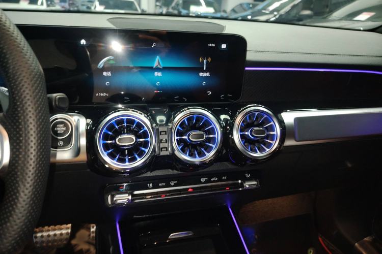 Used Mercedes-Benz GLB AMG 2023 AMG GLB 35 4MATIC Audio And AC Panel