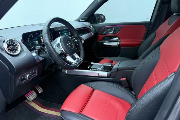 Used Mercedes-Benz GLB AMG 2023 AMG GLB 35 4MATIC Interior 2