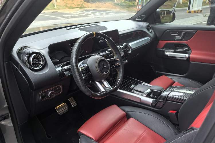 Used Mercedes-Benz GLB AMG 2023 AMG GLB 35 4MATIC Interior 2