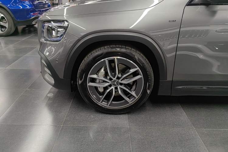Used Mercedes-Benz GLB AMG 2023 AMG GLB 35 4MATIC Left Front Wheel Hub