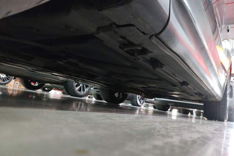 Used Mercedes-Benz GLB AMG 2023 AMG GLB 35 4MATIC Left Side Sill